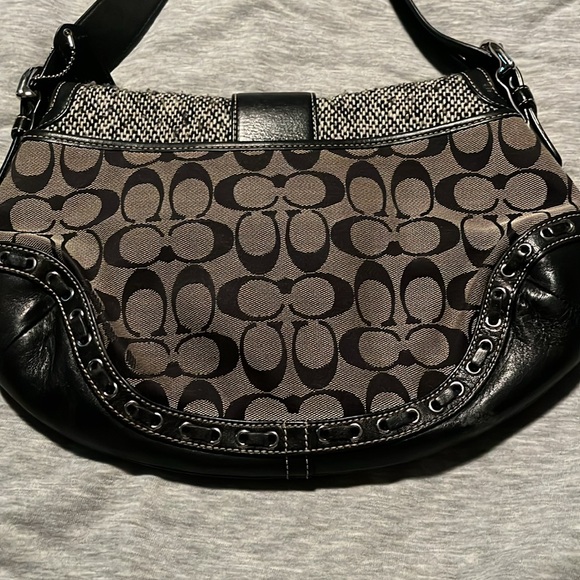 Coach signature C Jacquard and tweed boho purse. - Picture 5 of 5